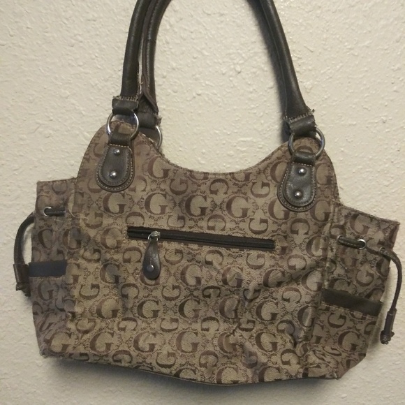 Lg Guess Handbag - Picture 3 of 3
